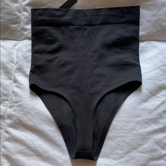 Skims - Picture 2 of 4